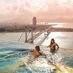 Wyndham Golden Bay 5* Đà Nẵng